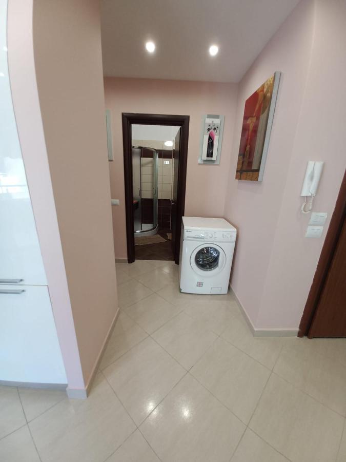Lungo Mare & Luxury Apartments Vlorë Exteriör bild